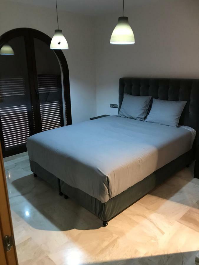 Luxury Set In Dona Julia Golf Course Apartment Casares