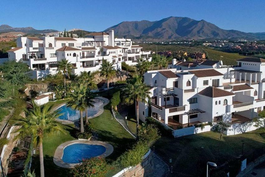 Luxury Set In Dona Julia Golf Course Apartment *